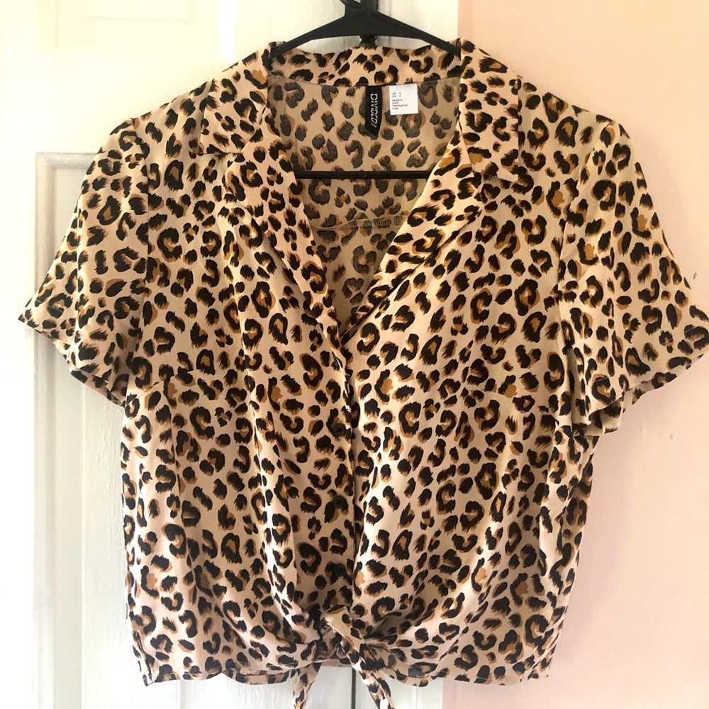 H&M leopard button down tye-knot shirt